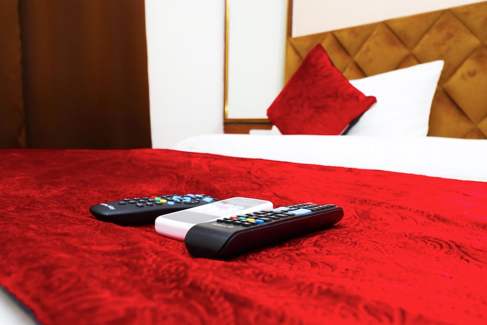 Deluxe Room - Photo 10