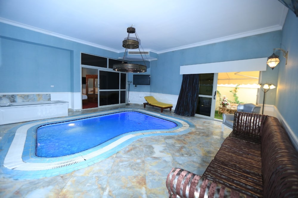 Private Pool 2 Bedrooms Penthouse - Pool Front photo 2