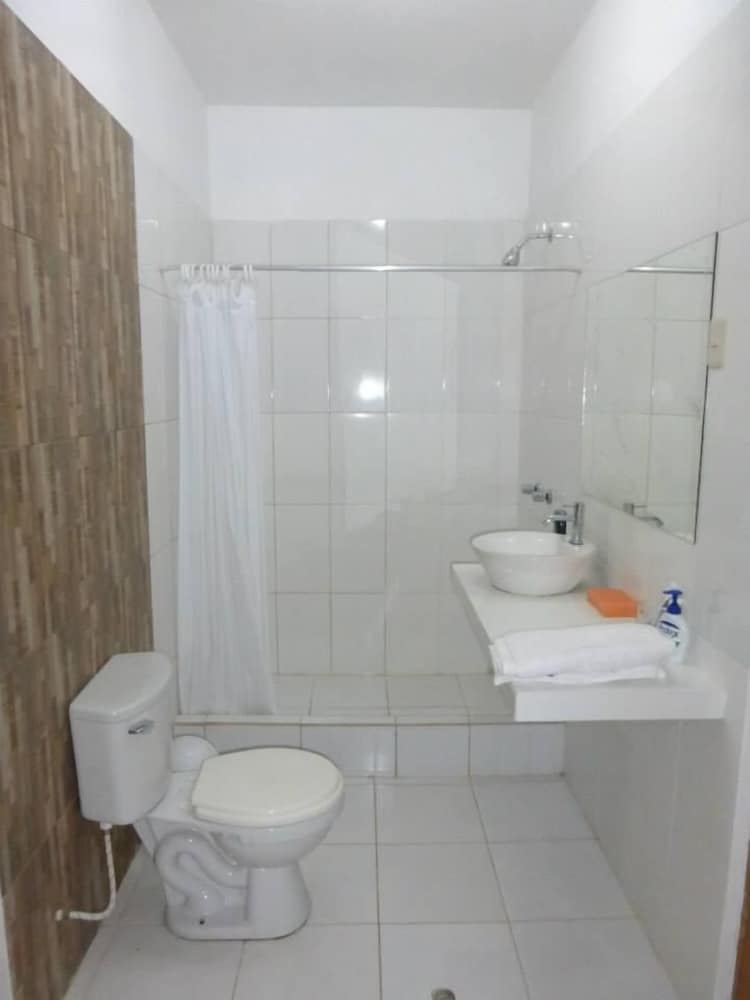 Family Double Or Twin Room, Mixed Dorm, Balcony, Garden View photo 2