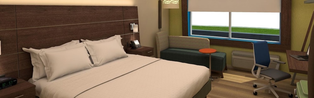 Standard Room, 2 Queen Beds, Roll-in Shower (Mobility Accessible)