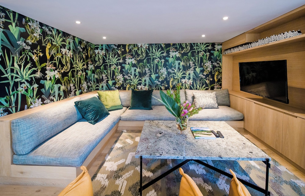 Maison Noir Opulent Garden Suite Room - Photo 6