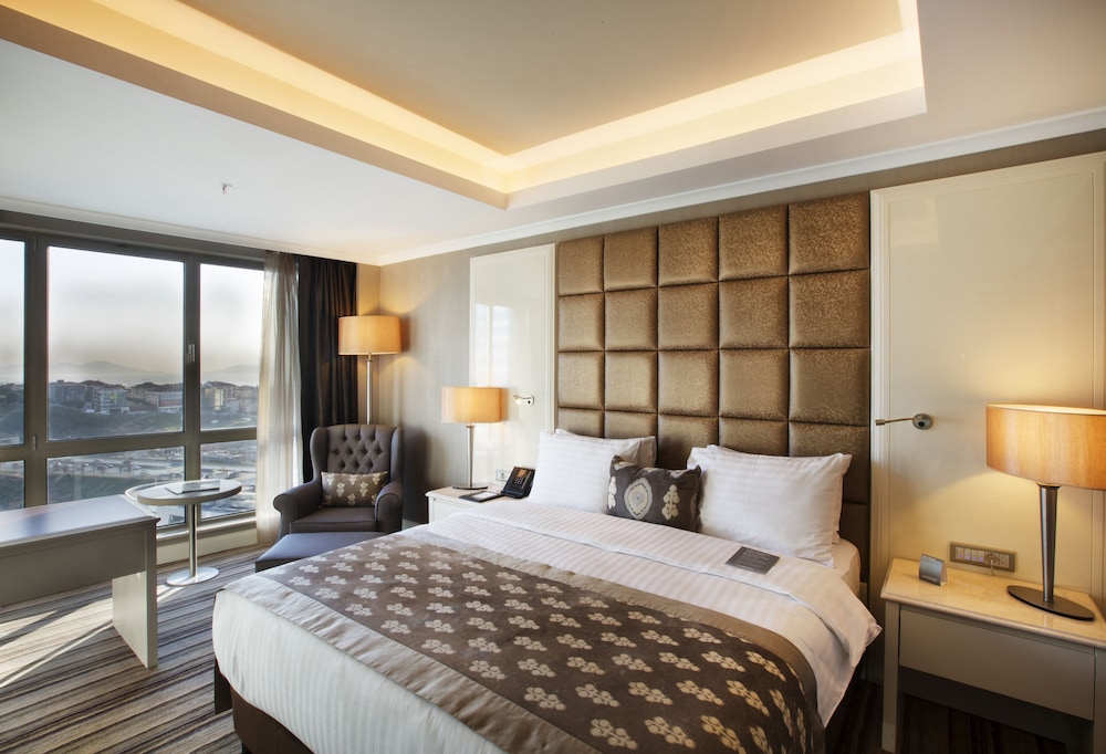 Deluxe Room with Prince's Islands View photo 1