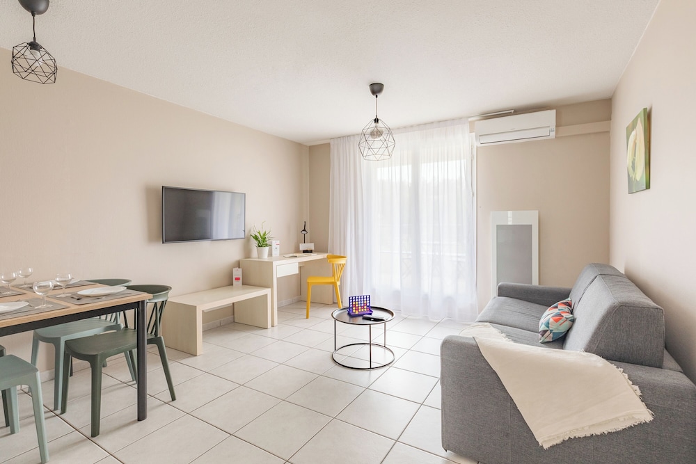 Family Apartment, 1 Bedroom - Photo 4