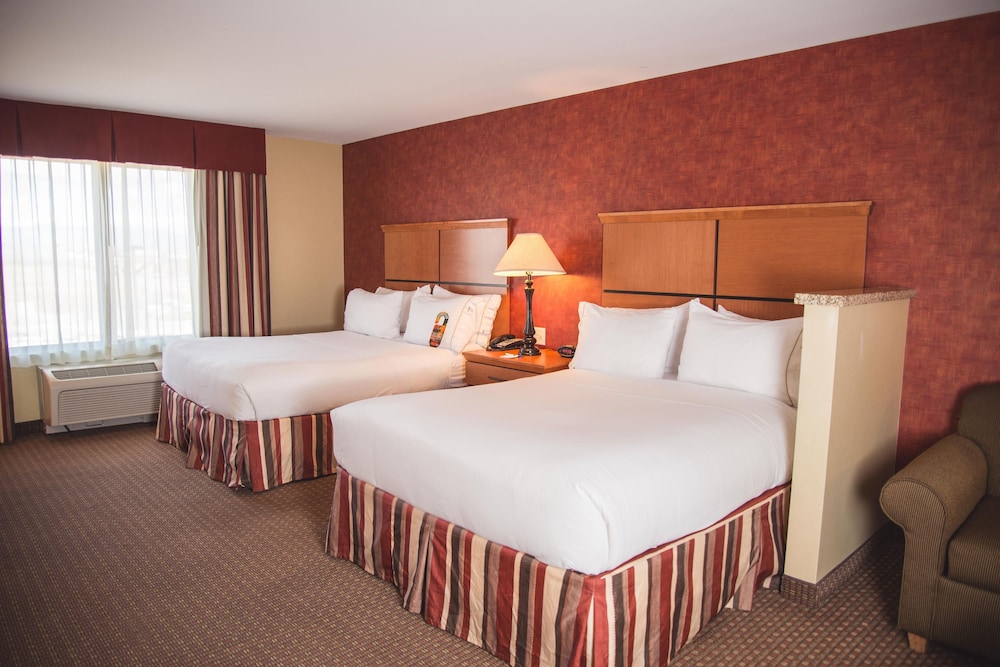 Suite, Multiple Beds - Photo 1