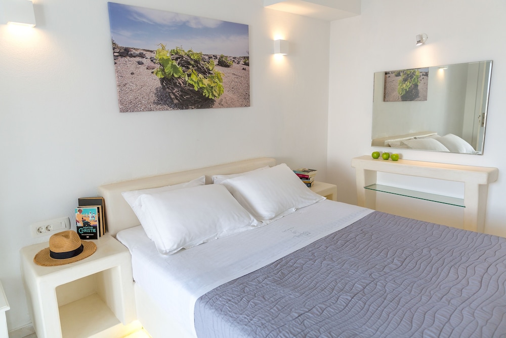 Apartment, 1 Bedroom (Caldera View) - Photo 12