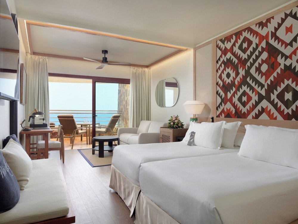 Deluxe Room, Sea View (2 Adults & 1 Child)