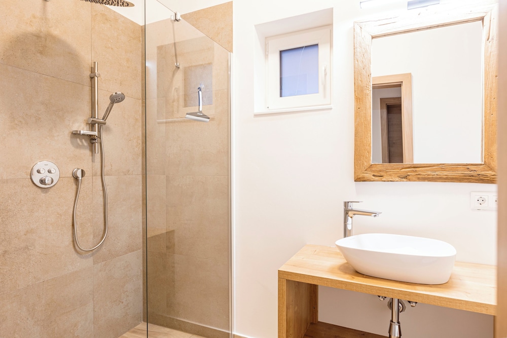 Ferienwohnung für bis zu 8 Personen & Hot Tub photo 2