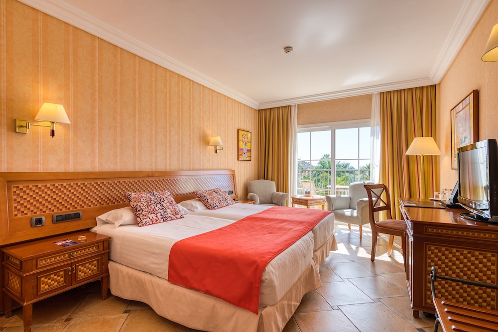 Double Room (1 Adult + 2 Children)