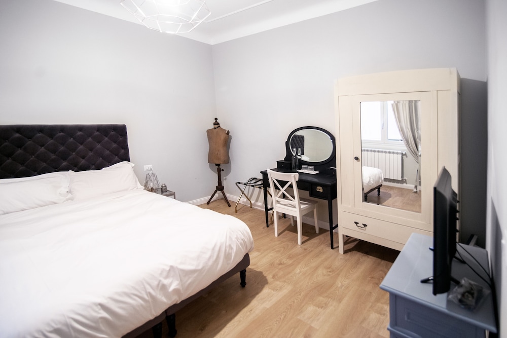 Quadruple Room, 2 Bedrooms, Private Bathroom (Adjoining rooms) photo 3