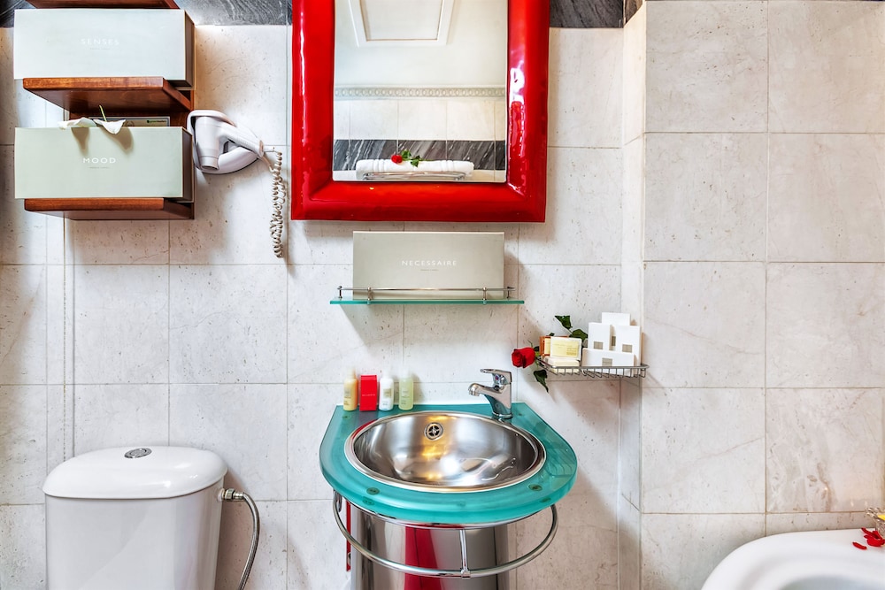Junior Suite, City View (Aphrodite) photo 2
