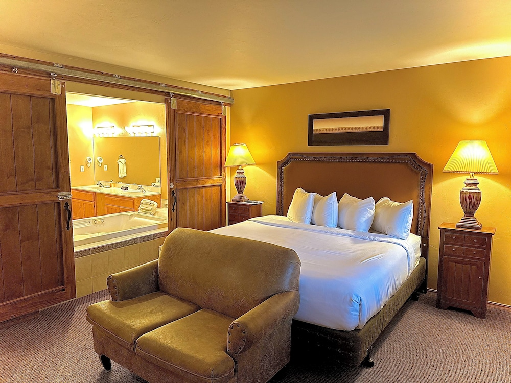 Junior Suite, 1 King Bed photo 2
