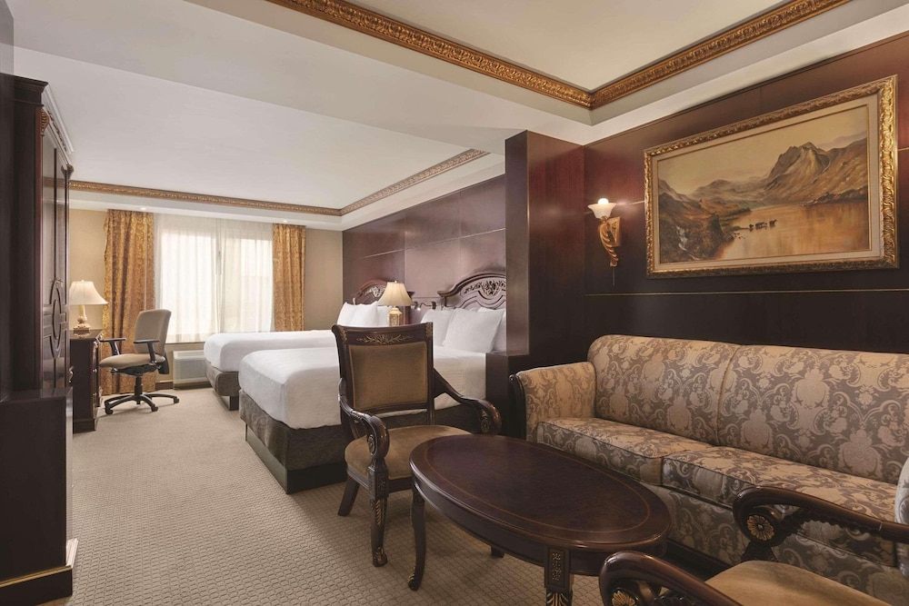 Suite, Multiple Beds, Non Smoking - Photo 4