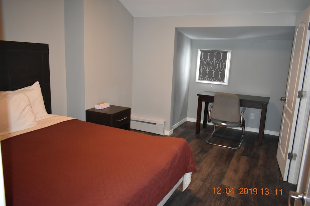 Family Suite, 2 Queen Beds photo 2