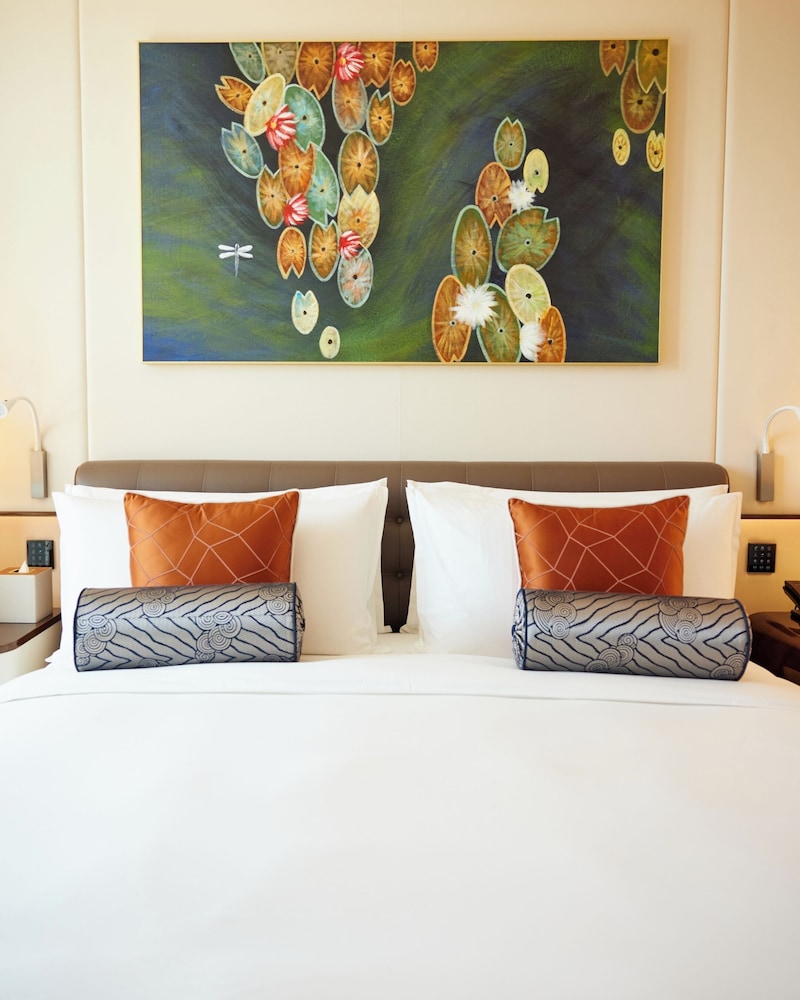 Premium Room, 1 King Bed, Accessible