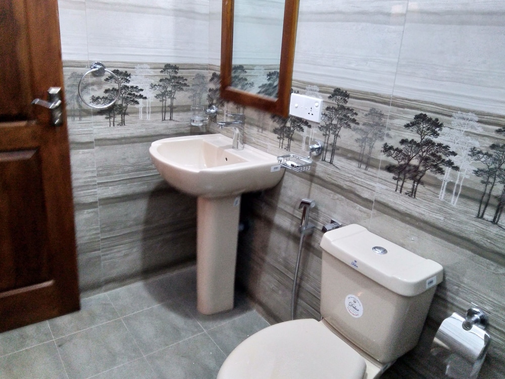 Deluxe Double Room, 1 Queen Bed, Pool Access, Pool View photo 2