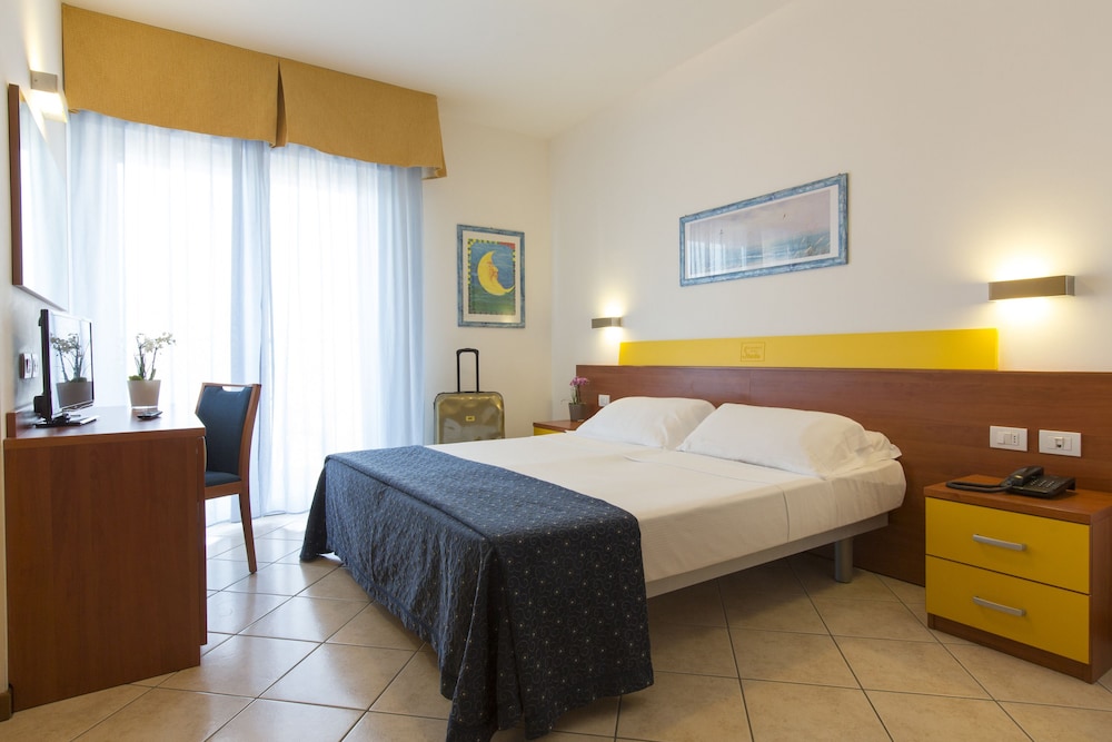 Double or Twin Room photo 1