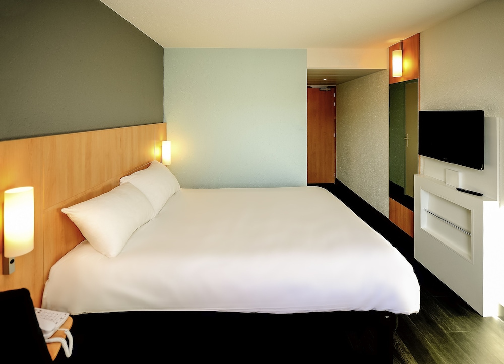 Room, 1 Double Bed - Photo 2