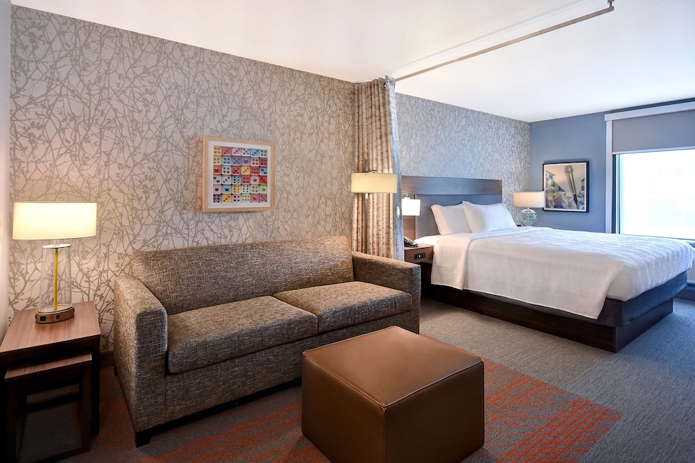 Studio, 1 King Bed, Accessible (Mobility & Hearing, Roll-in Shower)