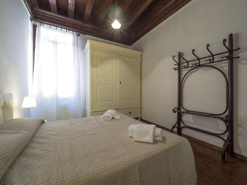 Schiavoni Apartment , 3 Bedrooms photo 2