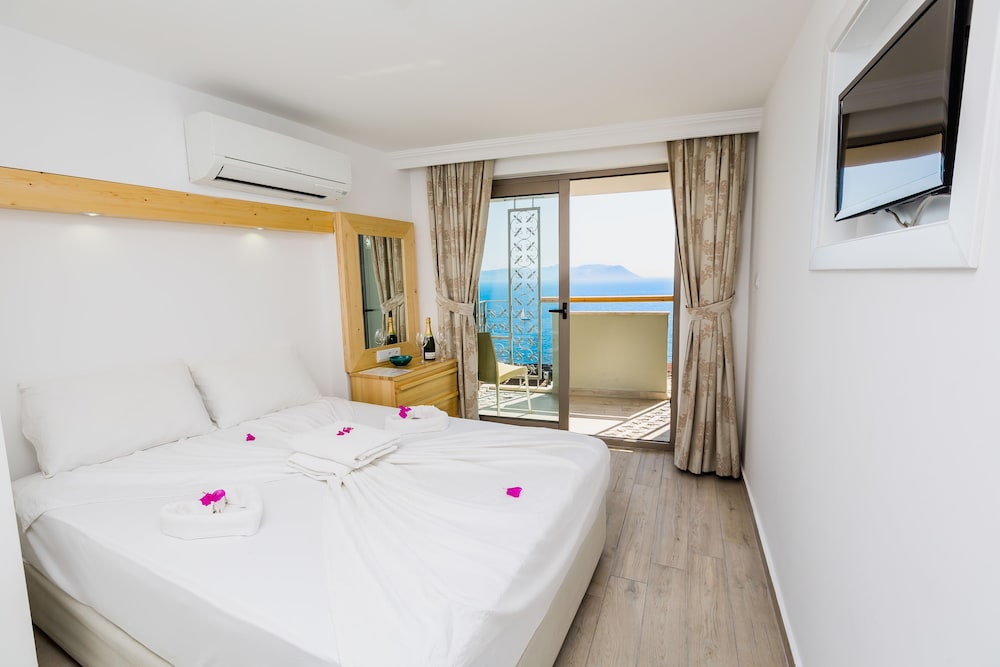 Standard Double or Twin Room, City View photo 2