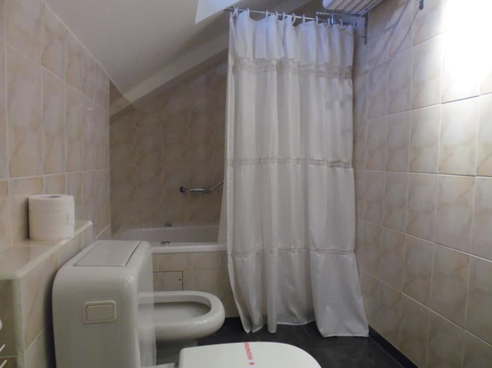 Standard Double or Twin Room photo 2