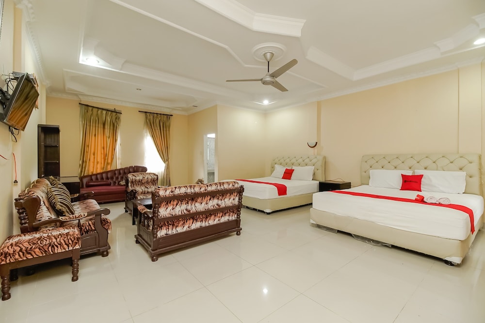 Family Room (Reddoorz)
