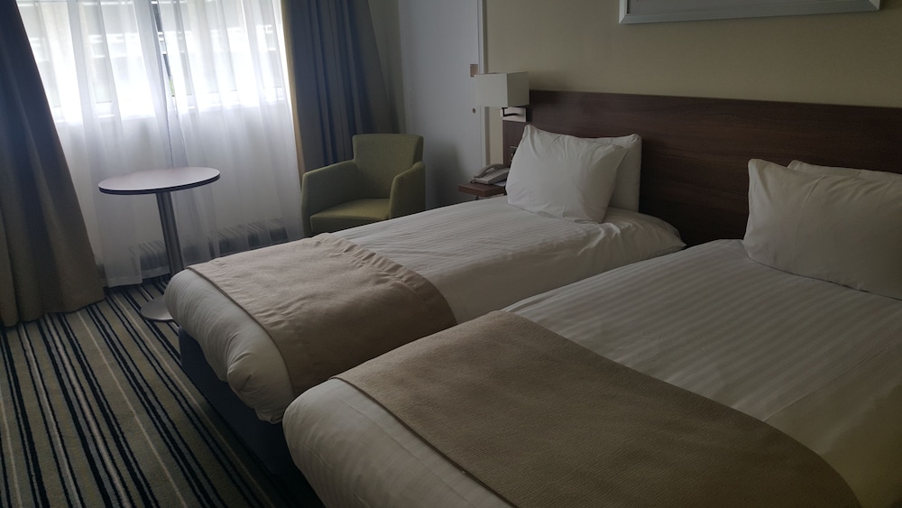 Standard Room, 2 Twin Beds - Photo 1