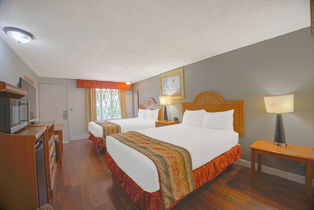 Standard Room, 2 Double Beds, Non Smoking photo 1