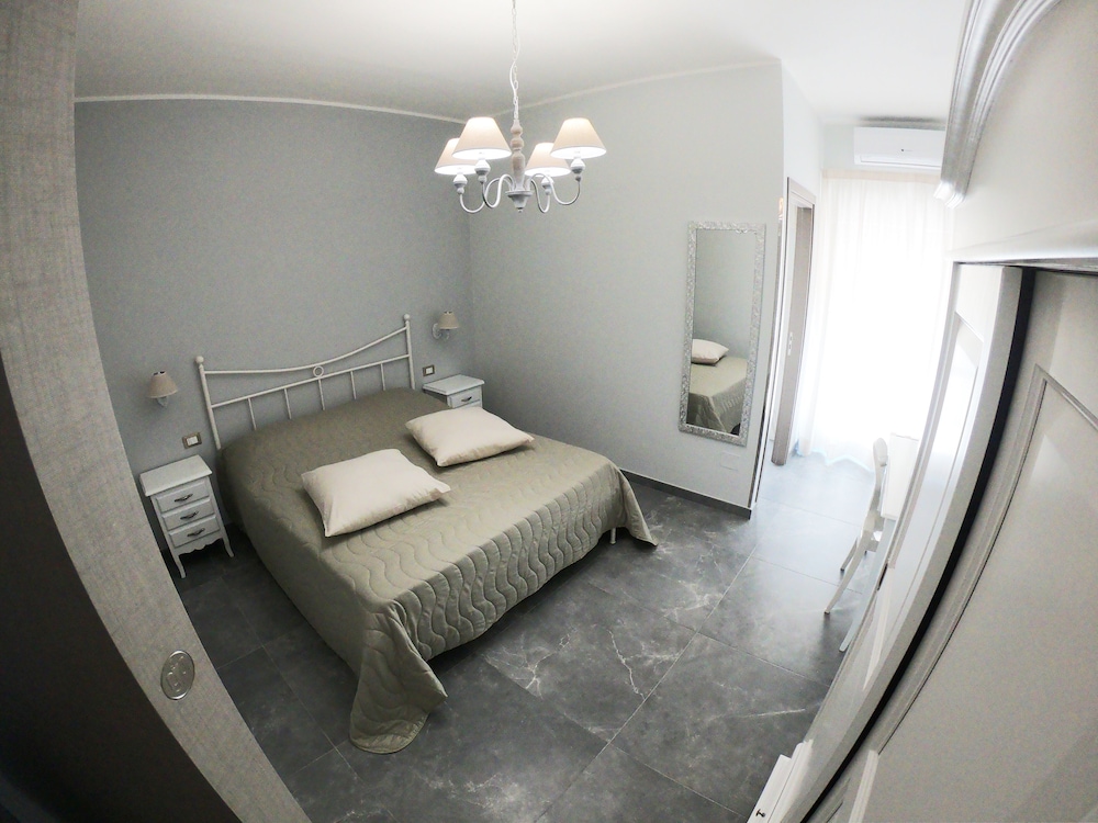 Double Room - Photo 6