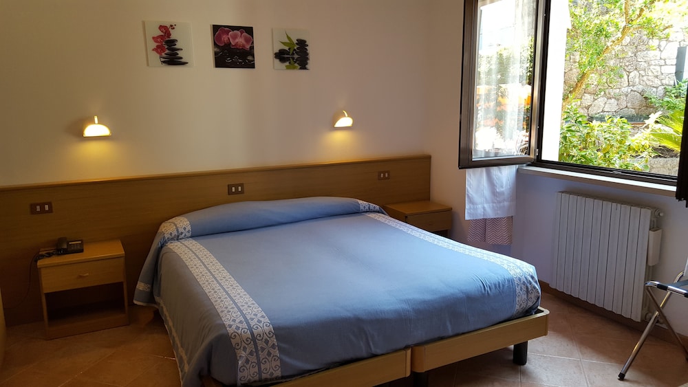 Standard Room photo 2
