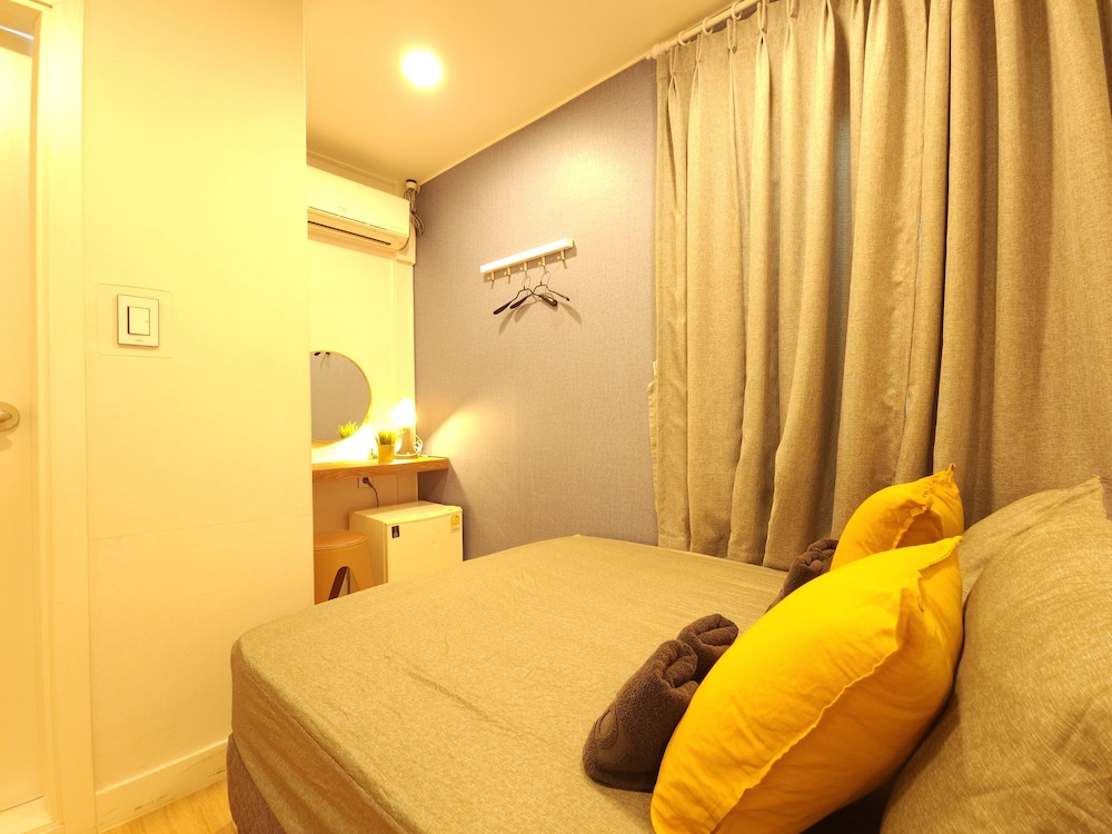 Double Room - Photo 6