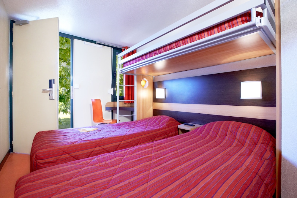 Standard Room, 2 Twin Beds - Photo 3