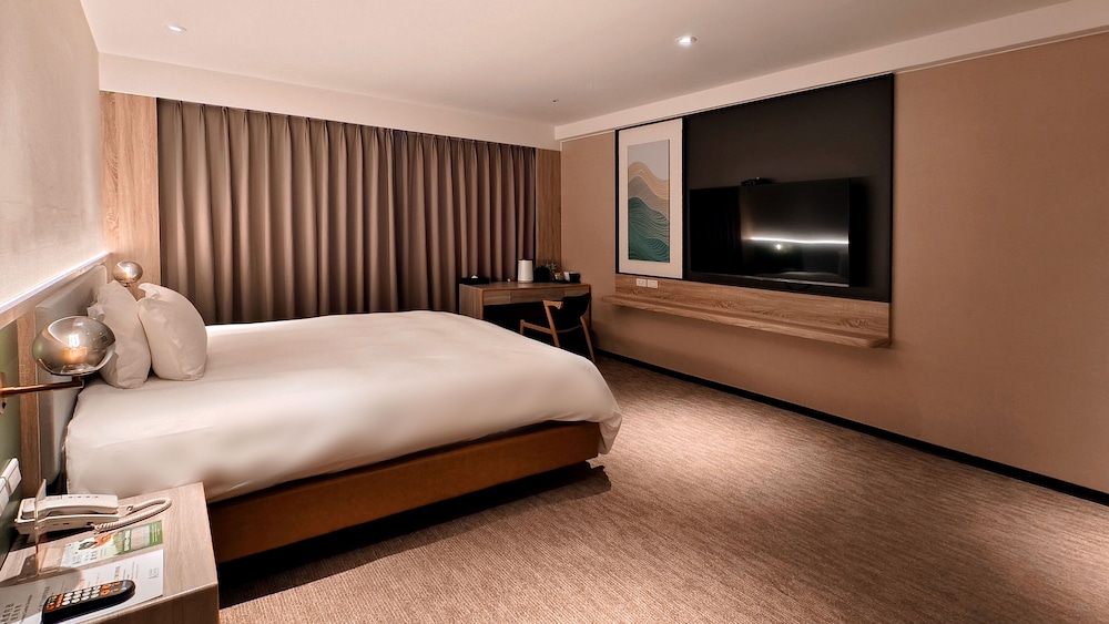 Executive Double Room, Bathtub photo 3
