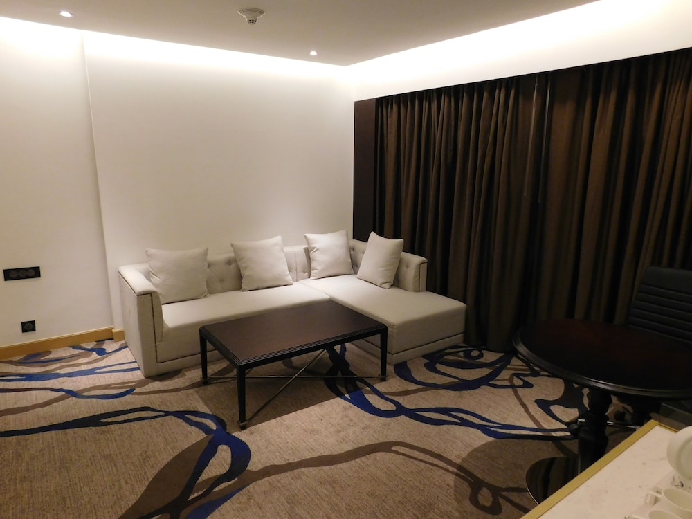Luxury Suite