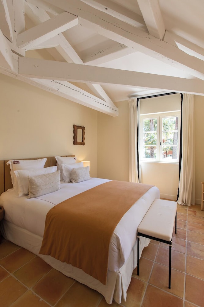 Suite - Photo 5