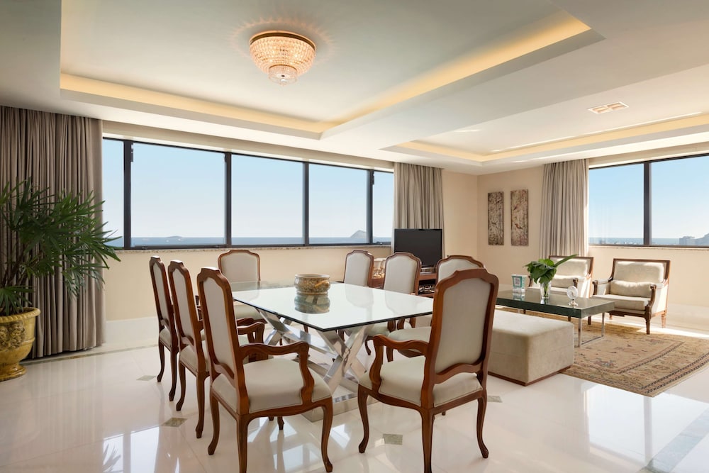 Presidential Suite, Club Lounge Access