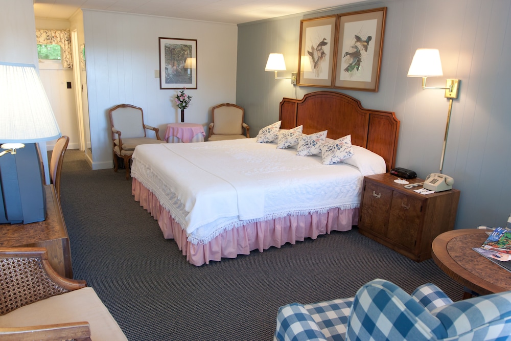 Standard Room, 1 King Bed - Photo 1