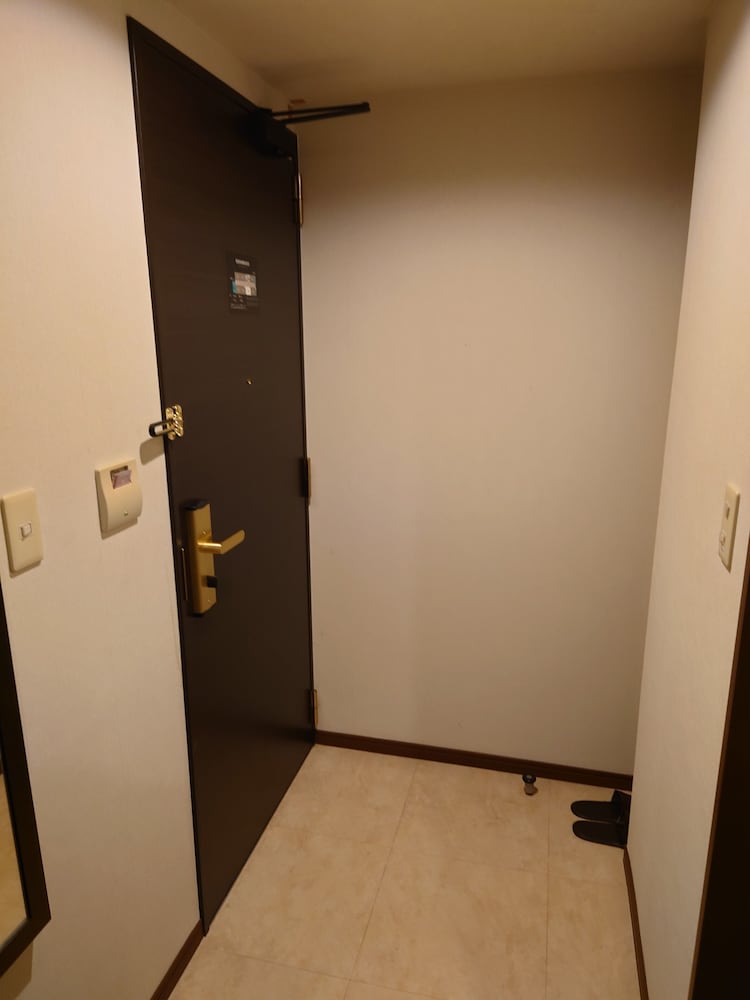 Economy Twin Room, Smoking - Photo 3
