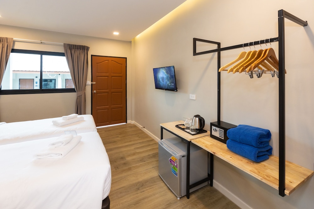 Standard Twin Room - Photo 2