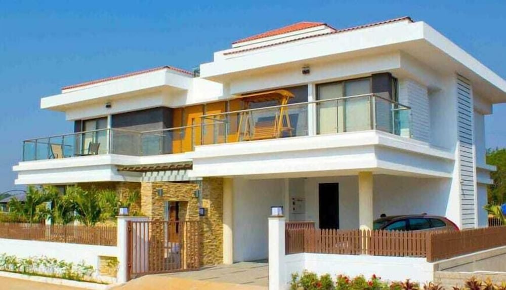 Luxury Villa photo 2