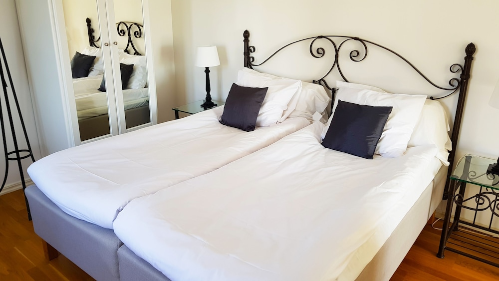 Suite, 2 Twin Beds
