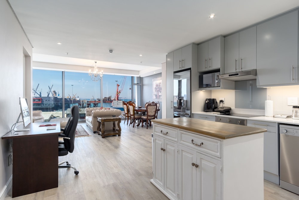 Presidential Apartment, 2 Bedrooms, Kitchen, Ocean View