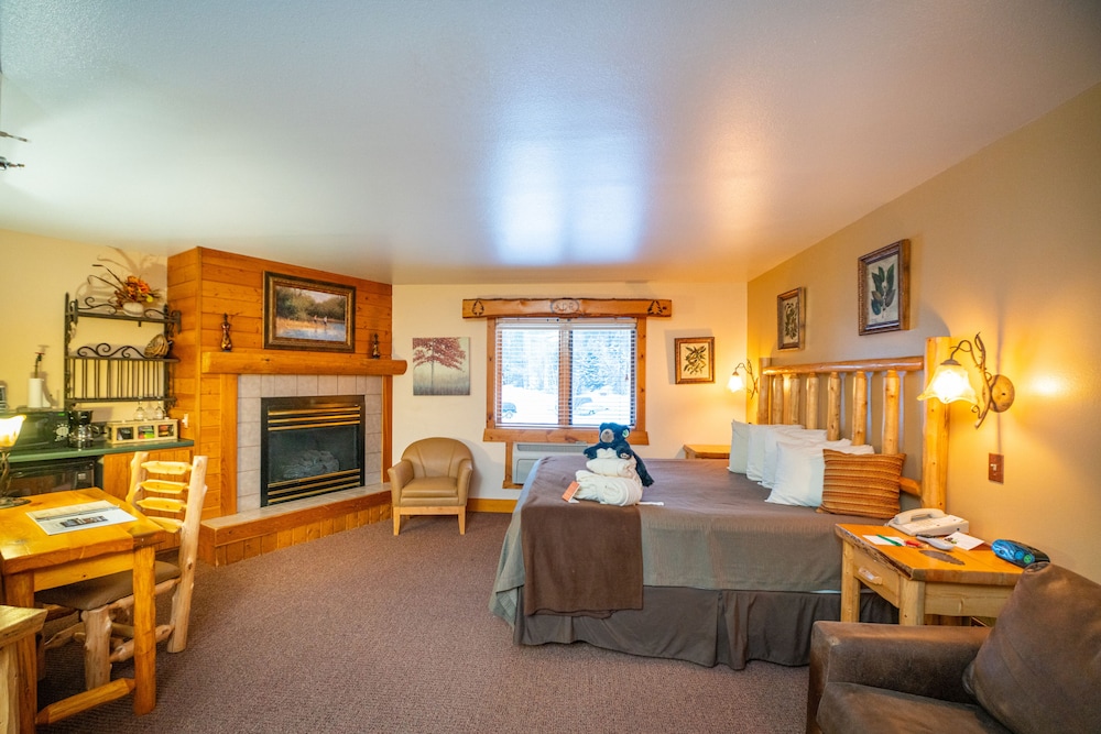 Raspberry Gulch Suite photo 2