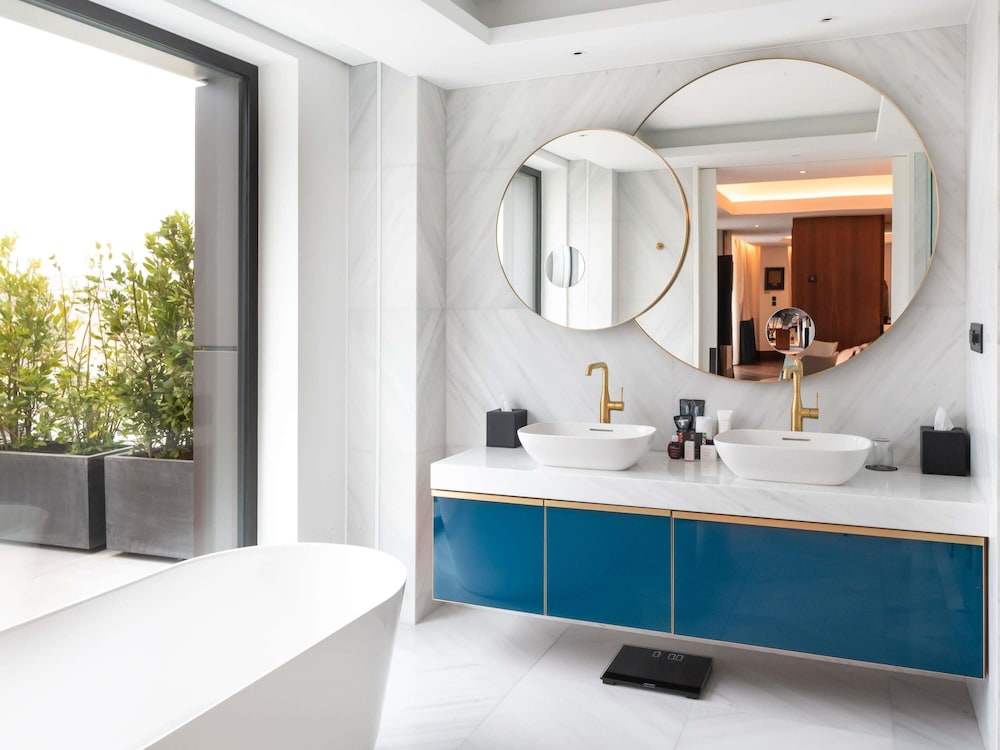 Presidential Suite, 1 King Bed thumbnail 6