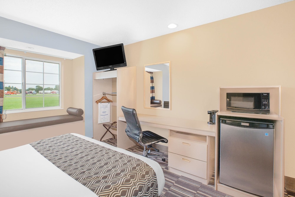 Room, Accessible photo 2