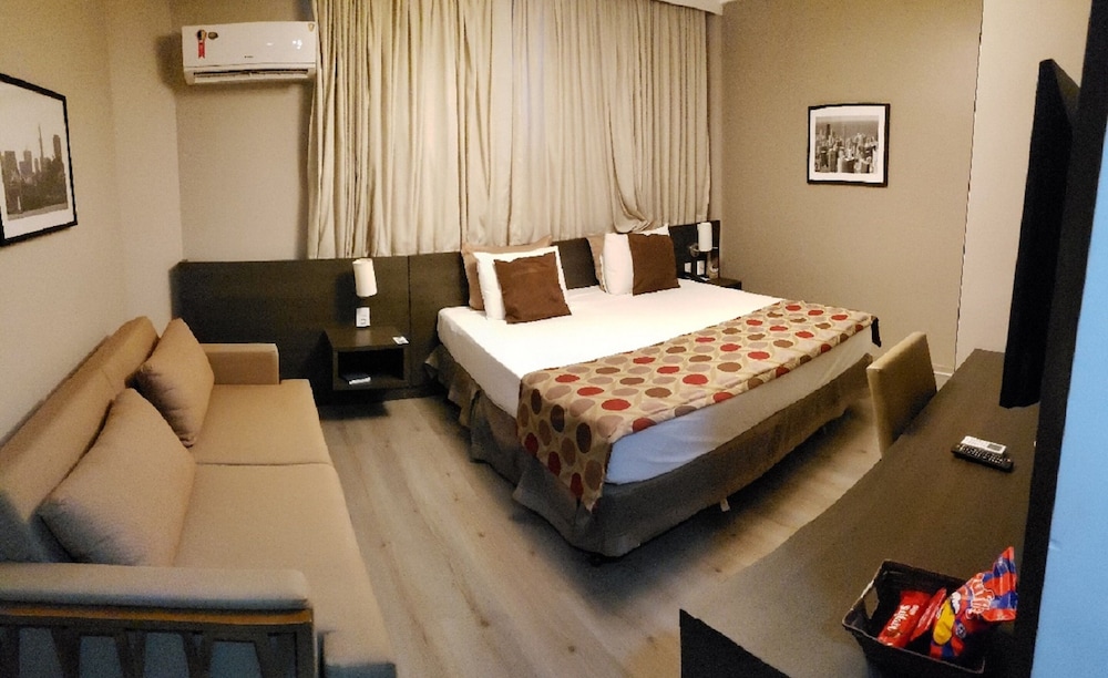 Suite, Jetted Tub (Master)