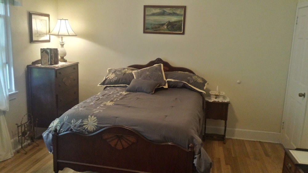 Superior Room, 1 Queen Bed, Non Smoking, Ensuite photo 2