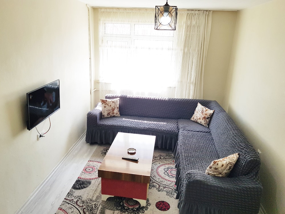 Family Apartment, 2 Bedrooms, City View photo 3