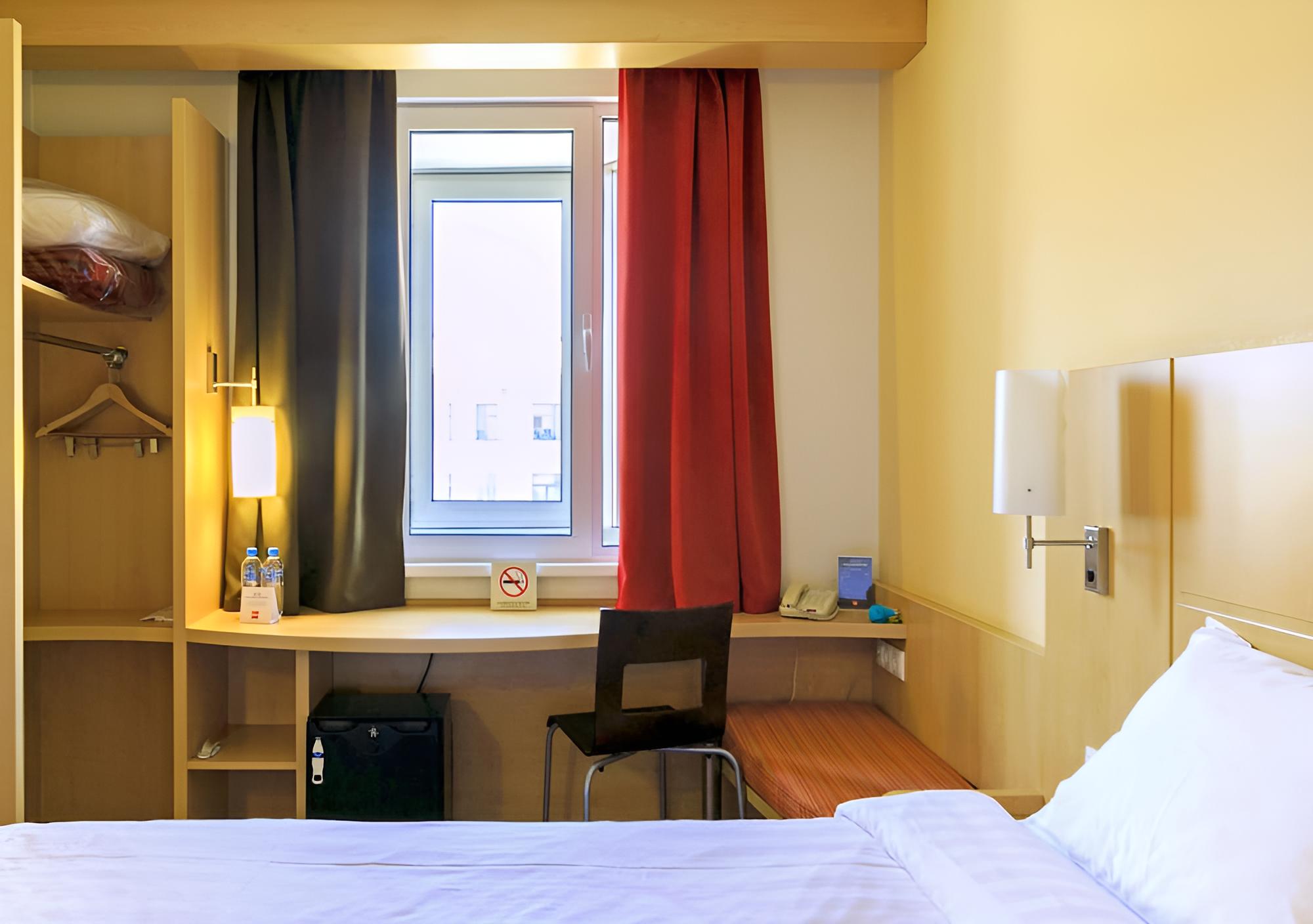 Standard Room, 2 Twin Beds photo 3