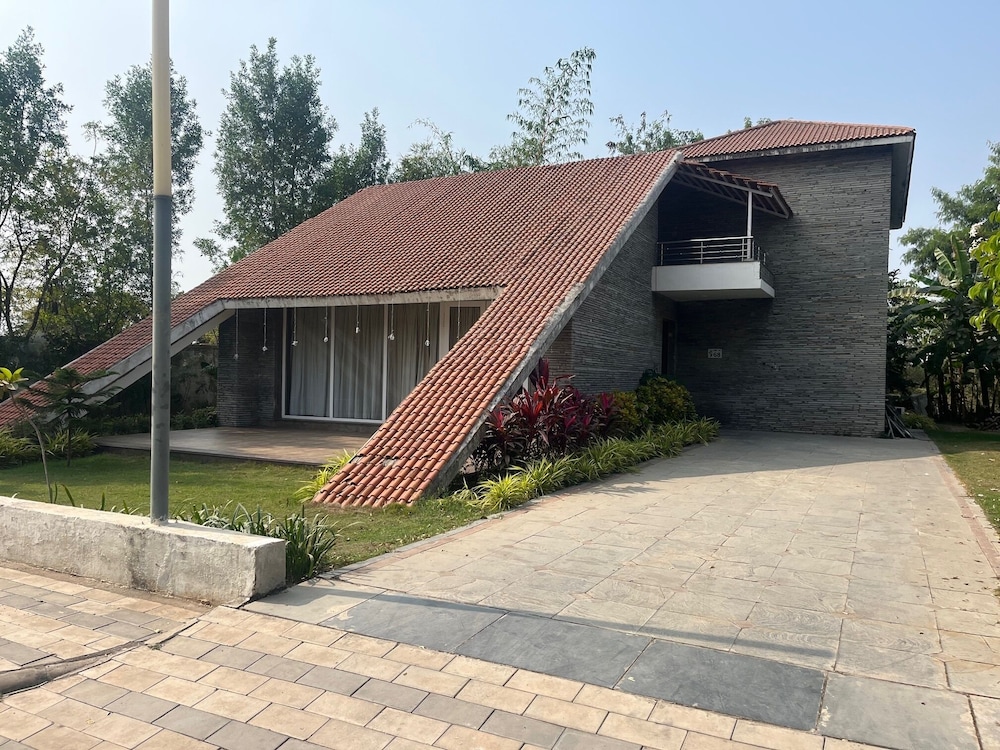 Grand Villa